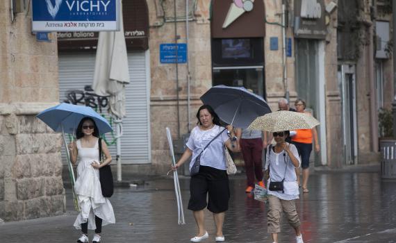 הערב: מתחילים לומר 'טל ומטר' והגשם מגיע