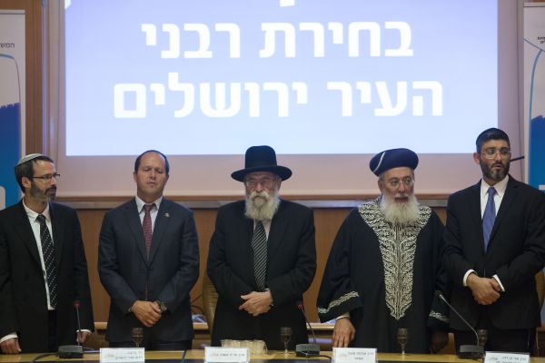 יש תורה ב'גויים', בציונות התורנית, (אל) תאמין!