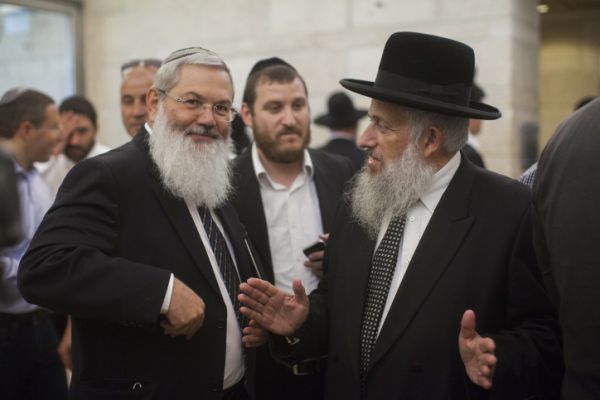 המאבק על משרד הדתות; "נמאס מבן דהן"