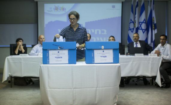 תיעוד: רגעי ההכרעה בבחירות לרבנות ירושלים