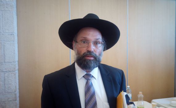 צפו: הרב חייק מאמין שהוא ינצח בבחירות