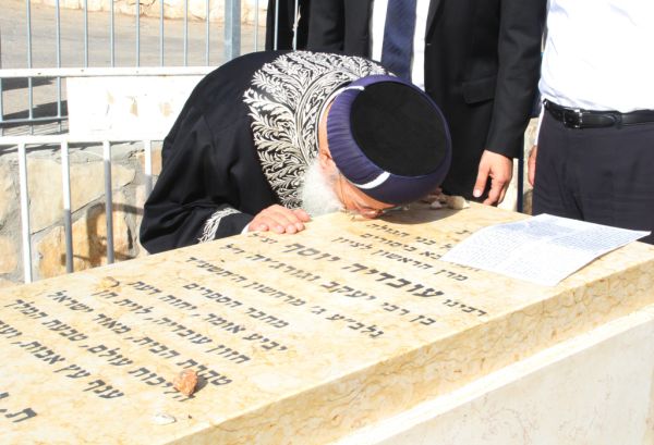 בוקר הבחירות: הרב עמאר על ציון הרב משאש‬