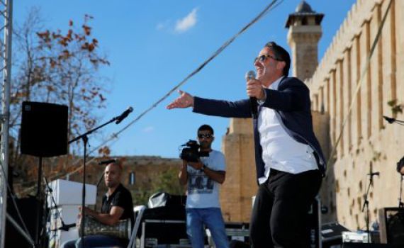 חול המועד: אלפים עושים את דרכם לחברון