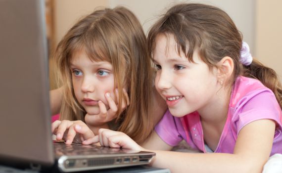 זהירות: מה בילוי ממושך ליד המחשב עושה לילדים