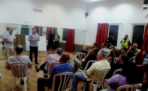 סיירת המתנדבים תעצור את הפקק