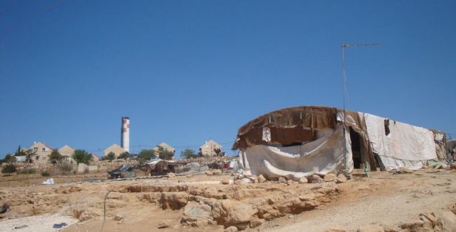 הר חברון: נהרס המאחז הבדואי ליד כרמל