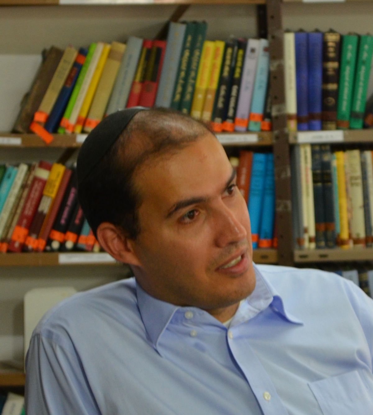 הרב שהתיר לאביב גפן לשיר בשבעה חושף את הפסק עליו נסמך