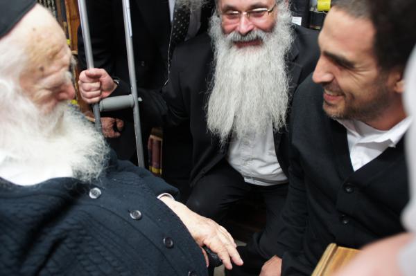 השוטר שנפצע בהר נוף נפגש עם הרב קנייבסקי