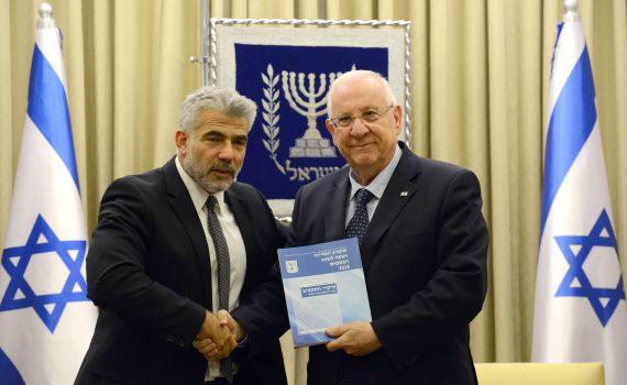 שר האוצר הגיש לריבלין את תקציב המדינה