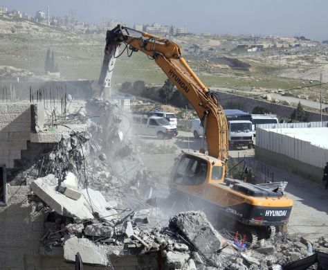 בג"ץ הוציא צו המעכב הריסת בתי המחבלים