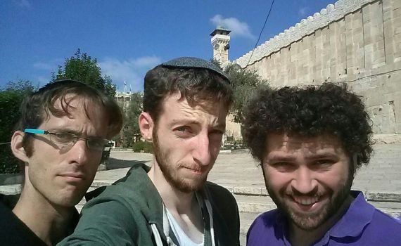 בדרך למערכון חדש: אנדרדוס ביקרו בחברון