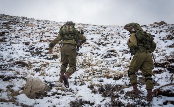 תמונות: הצנחנים מדלגים בשלג ראשון בחרמון