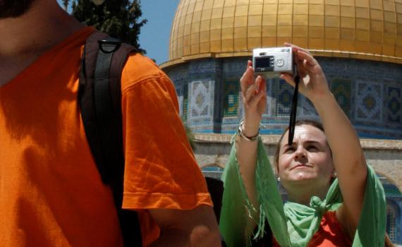 מספיק עם הסלפי: עלייה להר הבית היא לא טיול כיתתי