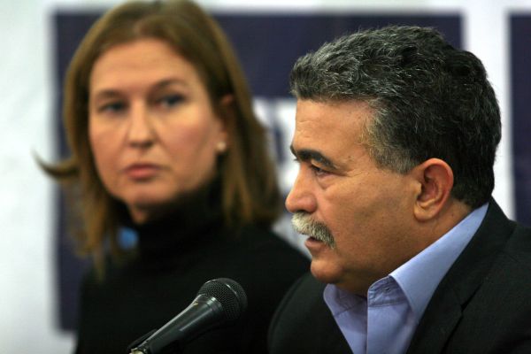 עמיר פרץ הודיע כי החליט להתפטר מהממשלה