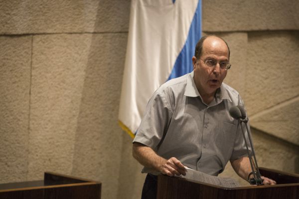 יעלון: המהלכים להקלות לפלסטינים הוקפאו