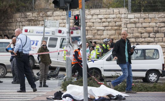 הפתרון "הגאוני" של המשטרה: מיגון רציפי הרכבת הקלה