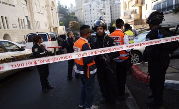 צפו: השוטר שחיסל את המחבלים משחזר