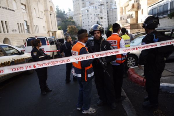 צפו: השוטר שחיסל את המחבלים משחזר