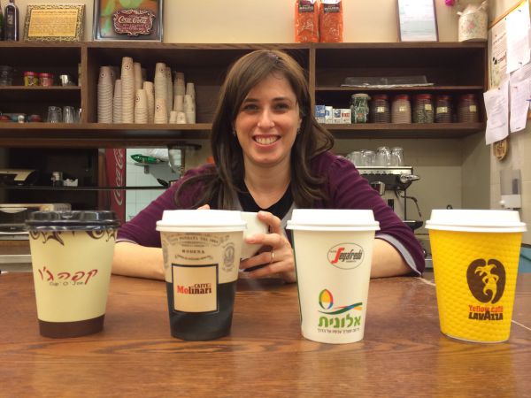 חוטובלי מציגה קפה בשקל; אבל לא לדתיים