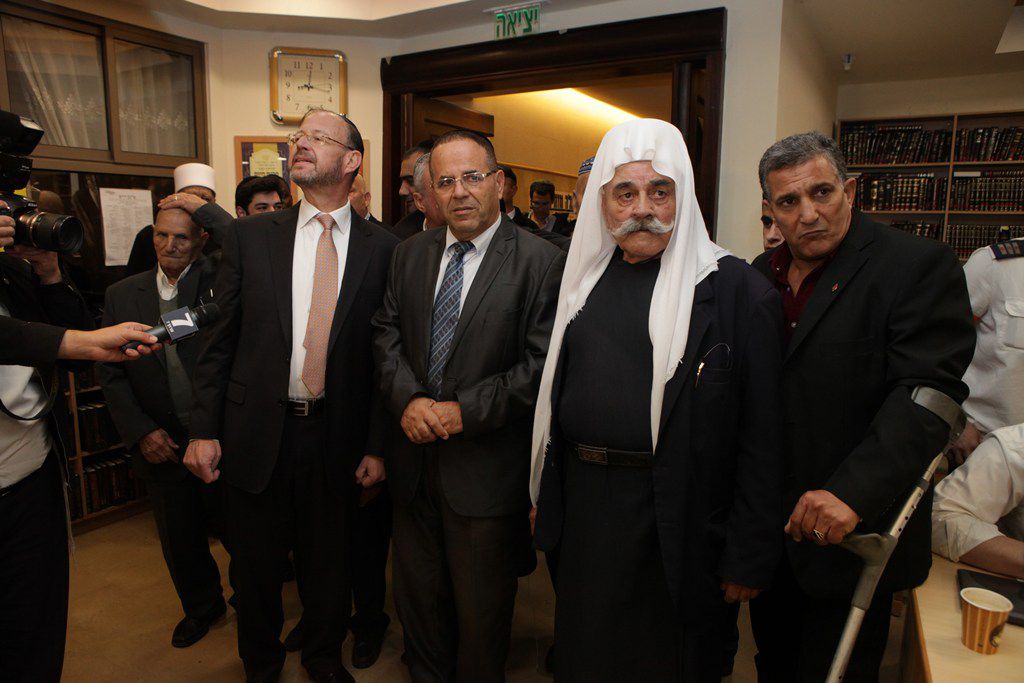 הדרוזים באו לניחום אבלים בבית הכנסת בהר נוף