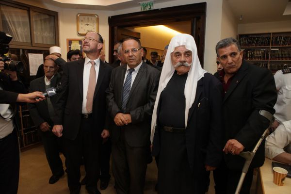 הדרוזים באו לניחום אבלים בבית הכנסת בהר נוף