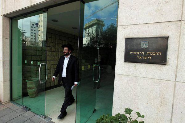 "לא מאמין שרב יגייר בלי קבלת עול מצוות"