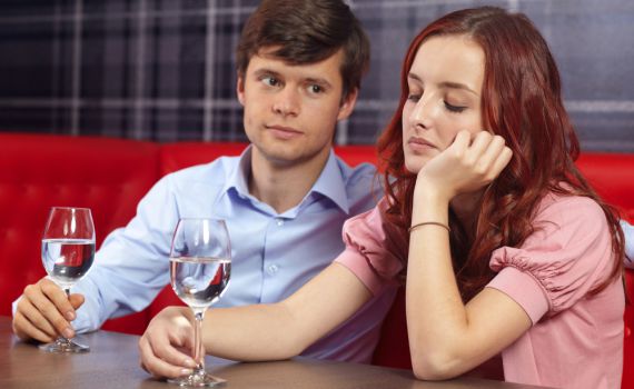 הבטיחו לך דייט. רק חבל שהוא בלי כיסוי