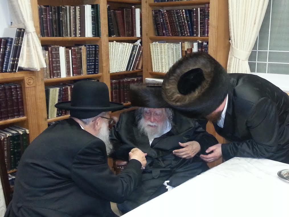 האדמו"ר מערלוי הפתיע את הרב שטרן: תברך אותי