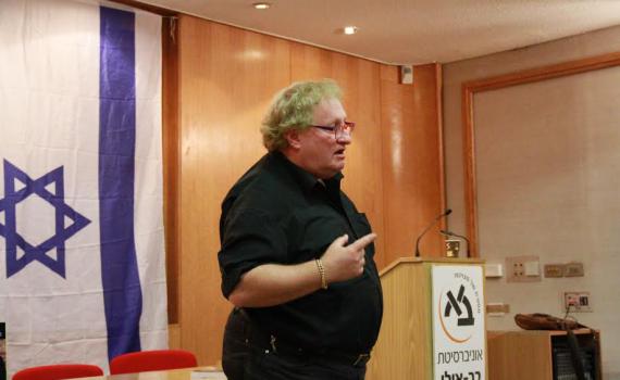 טוביה טננבום: "נתניהו הוא הססן, פחדן ומוג לב"