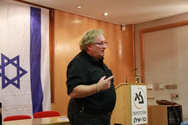 טוביה טננבום: "נתניהו הוא הססן, פחדן ומוג לב"