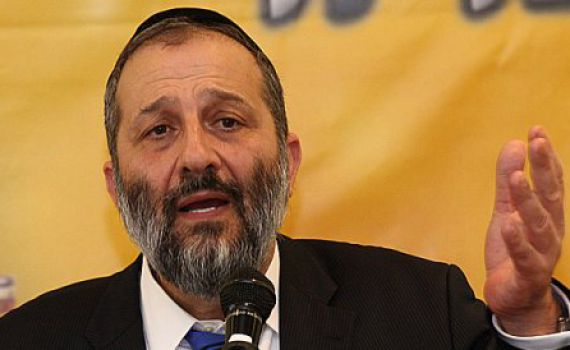 פרש"סנות: דרעי מוביל את הקרב על המסכנות