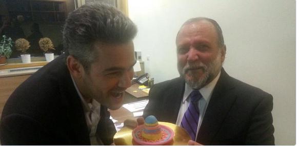 צפו: הבטיח לאכול את הכובע ומקיים