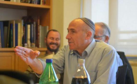 "לאפשר לבנות שירות להצביע בפריימריז"