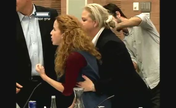 צפו: סלומינסקי שוב מסלק את סתיו שפיר