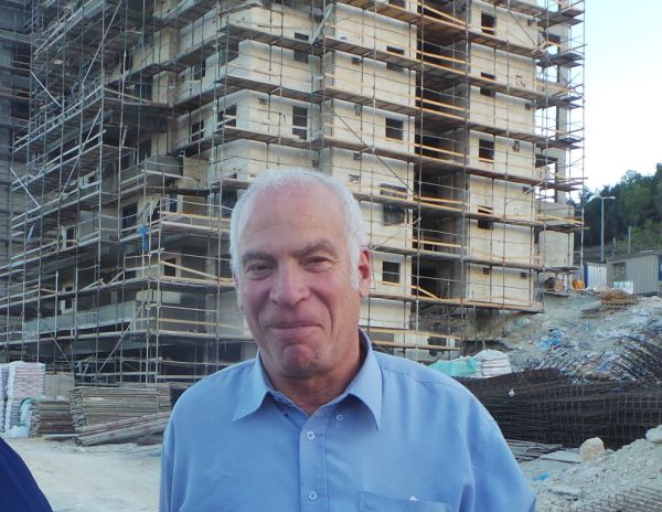 אורי אריאל יכול לחייך: אושרה תכנית מחיר מטרה