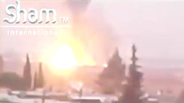 צפו: רגע התקיפה במחסני הטילים בסוריה