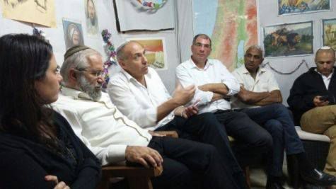 "קבלו את הצעתו של בנט והצטרפו ללא פריימריז"