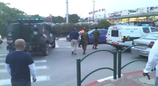 פיגוע דקירה בסניף רמי לוי במישור אדומים