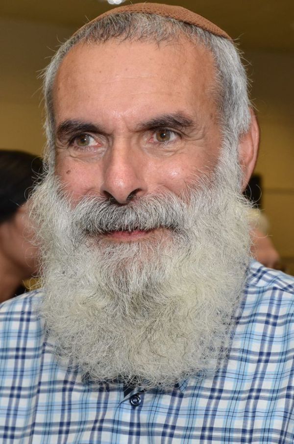 "רבנים צריכים להתעסק בפוליטיקה"