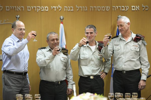 חילופים במטכ"ל: גולן במקום אייזנקוט