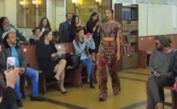 להעמיד לדין את מארגני תצוגת האופנה בביהכנ"ס