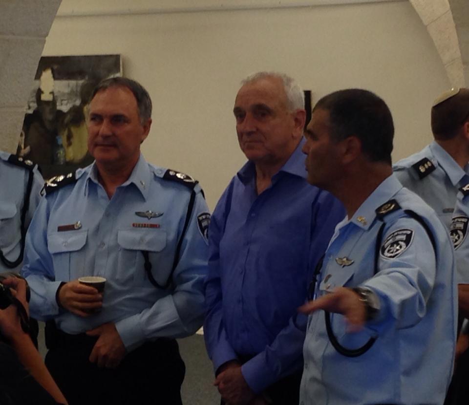 וינשטיין: "לא להחליף את דנינו לפני הבחירות"