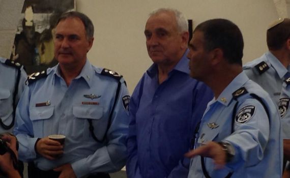 וינשטיין: "לא להחליף את דנינו לפני הבחירות"