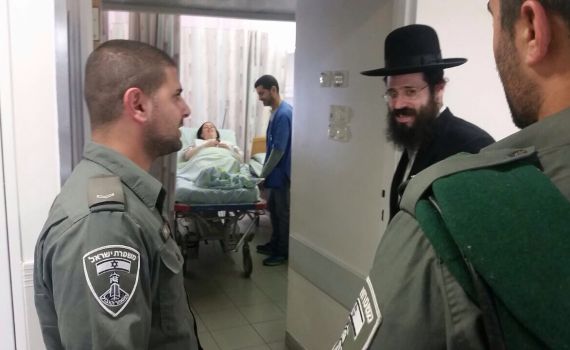 המגב"ניקים ליוו את היולדת לחדר הלידה‬