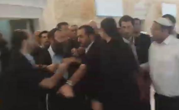 מהומה בבית המשפט: "זועבי, את מחבלת לכי לסוריה"