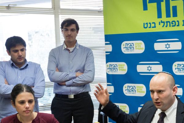 אורי אריאל איים לפטר את דובר הבית היהודי