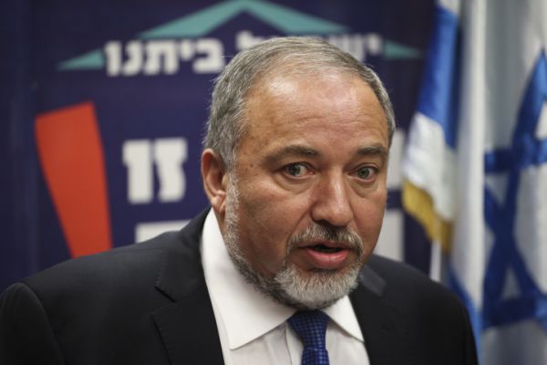 ליברמן: "תקיפה בסוריה? בדרך כלל פוגעים בחולות"