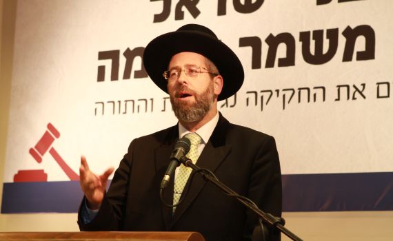 התגובה החריפה של הרב לאו למינוי של כהנא