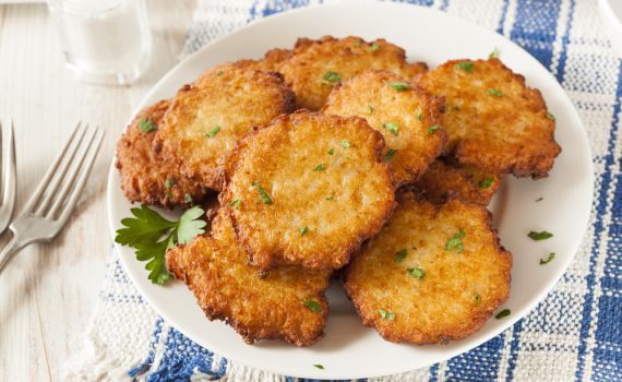 חנוכה זה לאטקעס: מתכון ללביבות תפוחי אדמה