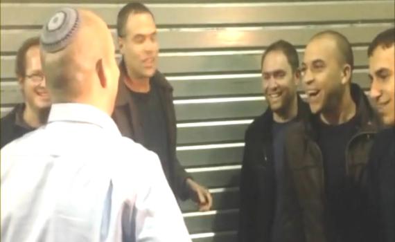 חברי 'פורום תחריר' ניסו להתקיל את בנט ונכשלו